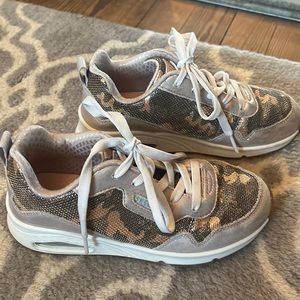 Kids Sketcher Girl Sneaker with Memory Foam Rose Gold Cameo